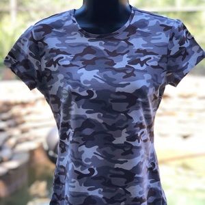 FOOT LOCKER WOMEN’S STRETCH BROWN CAMO TEE SHIRT (SMALL)